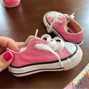 Toddler Pink low Converse - size 3c